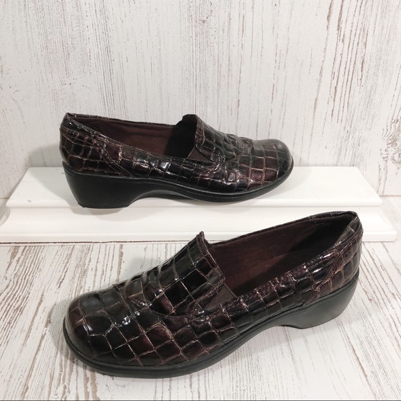 clarks patent loafers